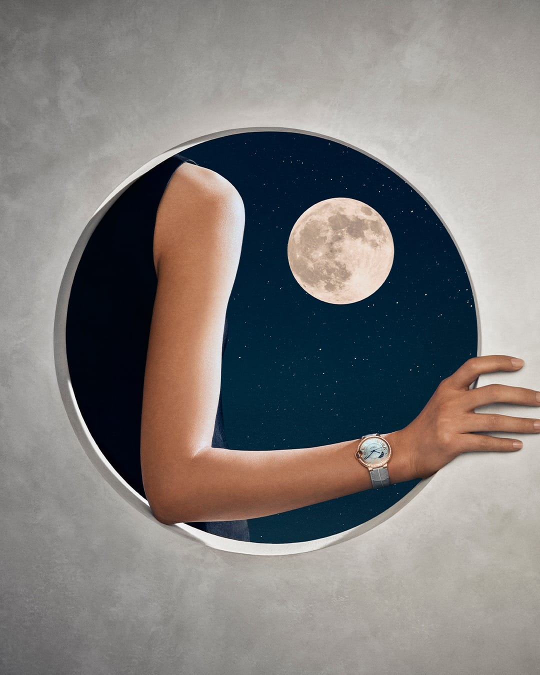 Cartier Ballon Bleu product photo: steel silver, pale blue and rose gold, metal, studio light, image 4 of 4